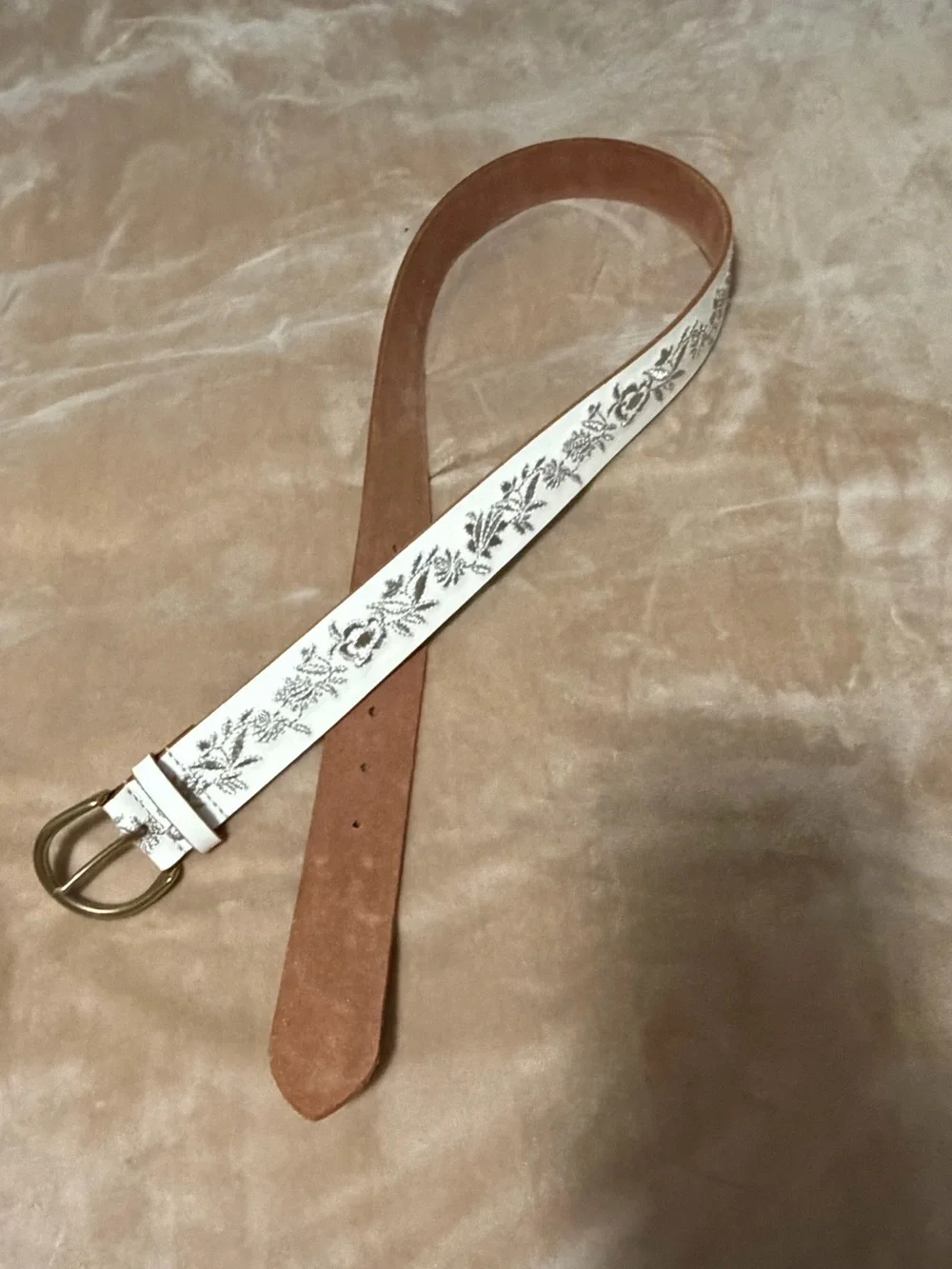 Lucky Brand White Floral Embroidered Belt with Brass Buckle Medium
